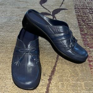 EUC Easy Spirit Navy Wedge Heel Mule size 9